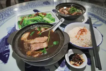 Bak Kut Teh [Pressure cooker recipe] - Thokohmakan