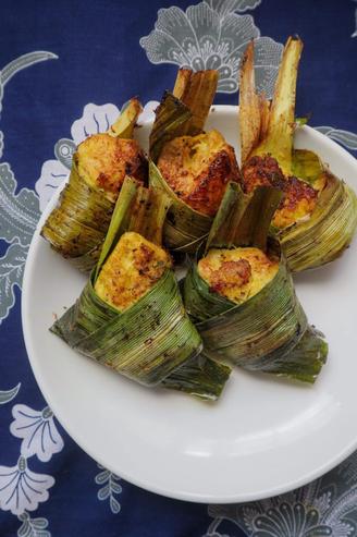 Pada mei 1976, beliau dinamakan oleh komuniti kesusasteraan malaysia dan banyak ahli bahasa negara sebagai pejuang sastera dalam dekad berikut, di anugerah penulis s.e.a. Pandan Chicken Recipe Thokohmakan