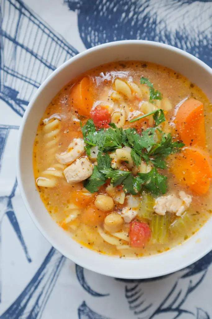 Chicken chickpea minestrone soup [Pressure cooker recipe]