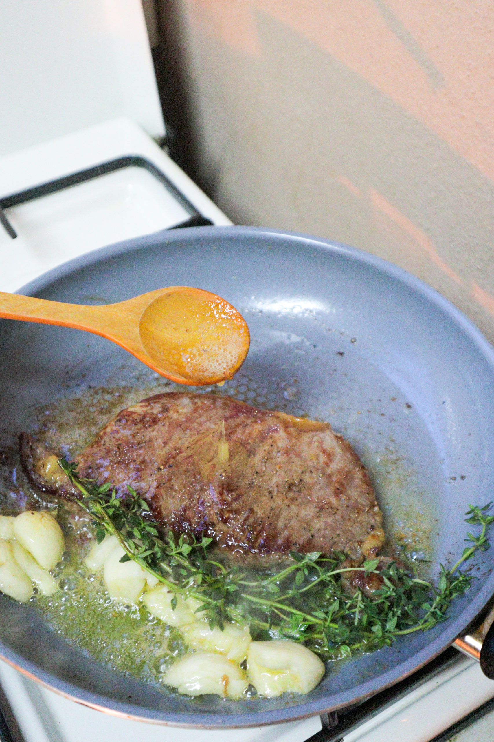 Steak with garlic and thyme [Recipe] Thokohmakan