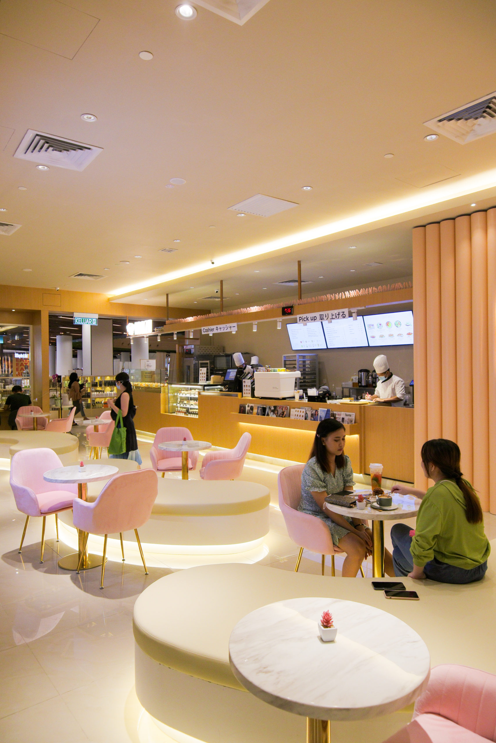 Chizu &amp; Honzu, Tropicana Gardens Mall Thokohmakan