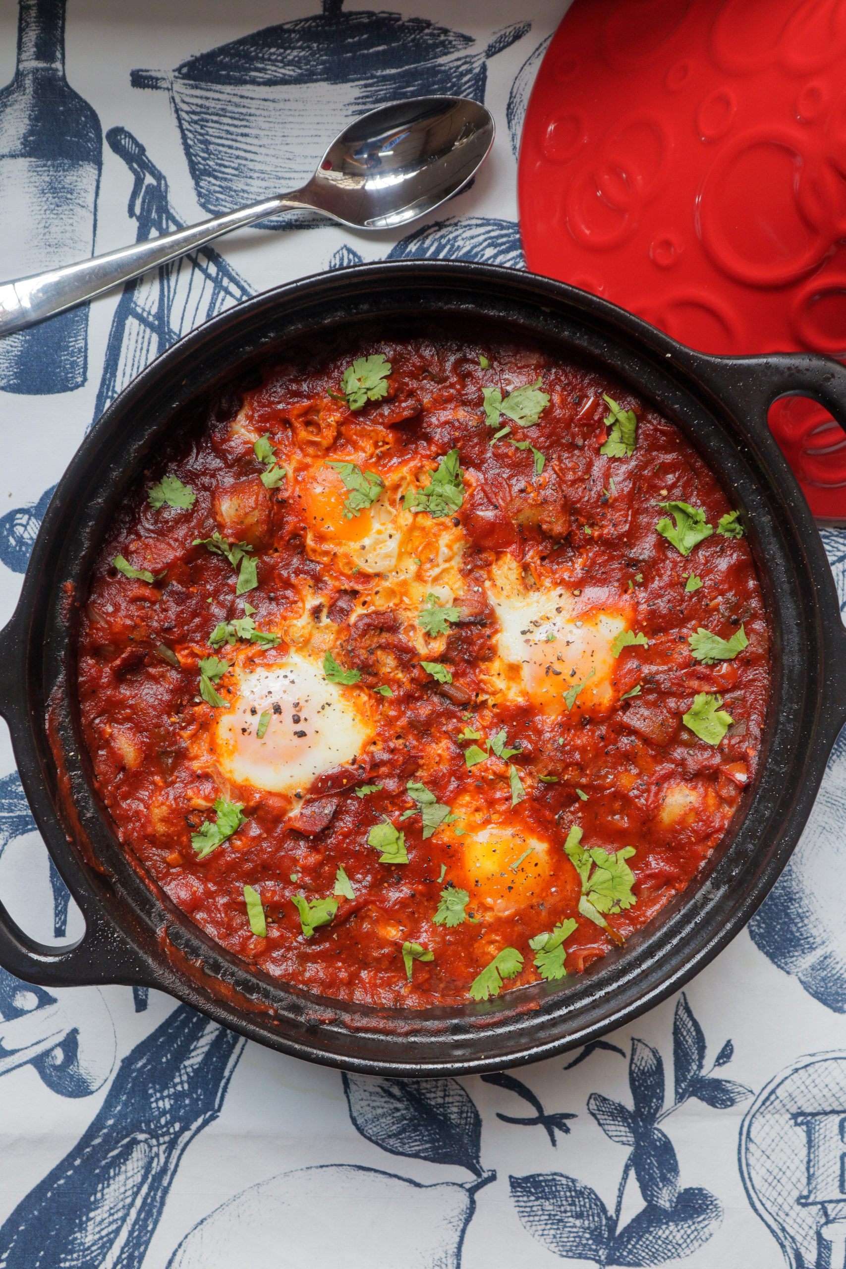 Baked Eggs Tagine [Stovetop Recipe] Thokohmakan