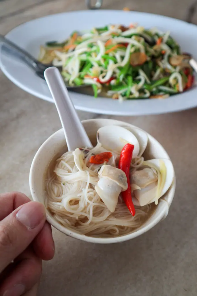 Clams in superior soup