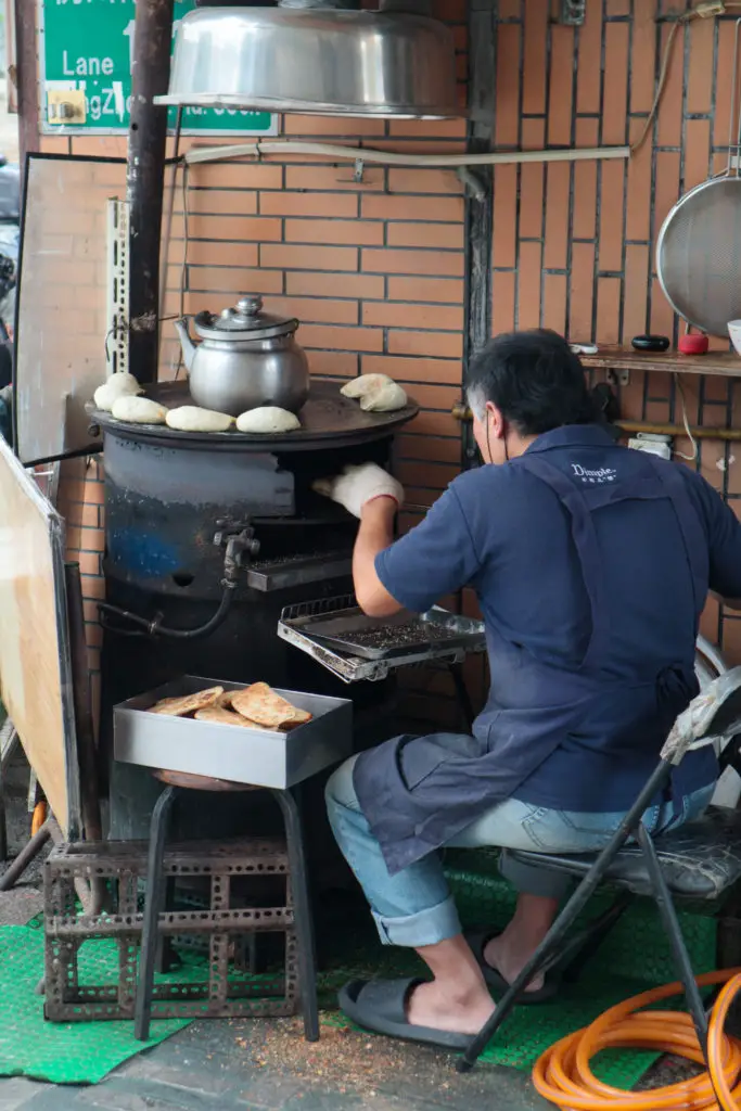 Qingdao Soybean Milk Shop 青島豆漿店