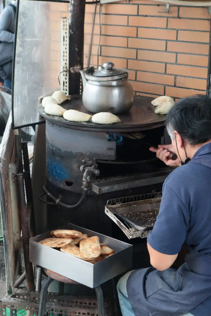 Qingdao Soybean Milk Shop 青島豆漿店