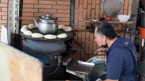 Qingdao Soybean Milk Shop 青島豆漿店