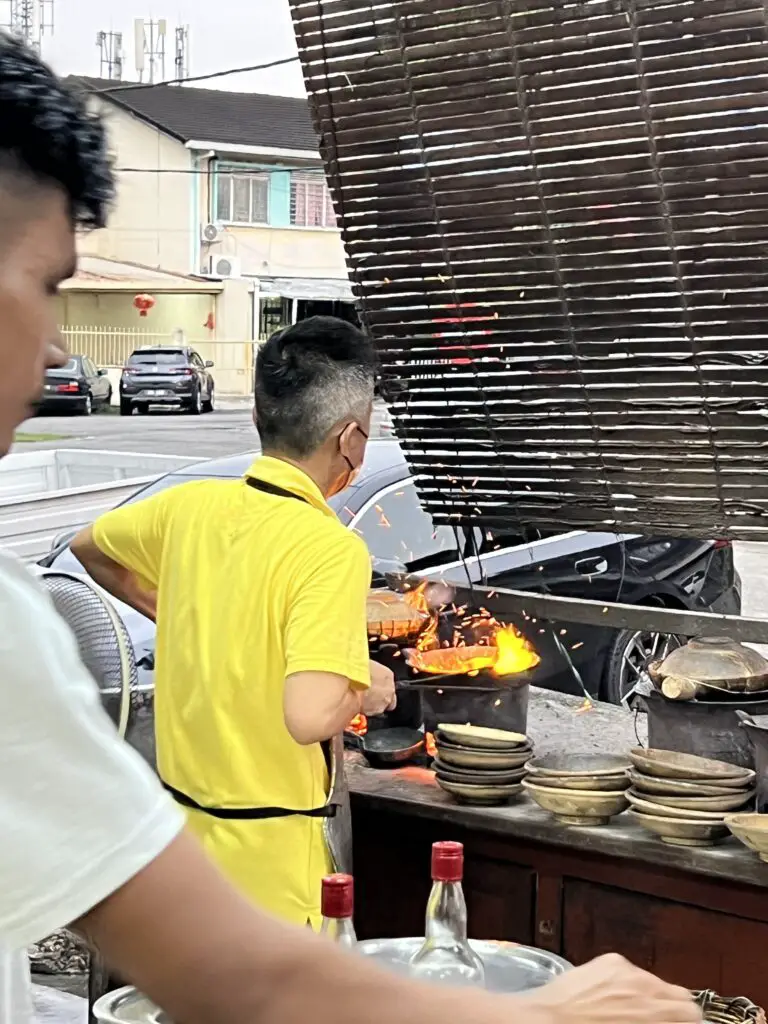 Kedai Makanan Kim Poh 
[Non-halal] For classic charcoal claypot chicken rice, check out Kedai Makanan Kim Poh in Segambut. 
Operating for over 40 years, Kim Poh is one of the few establishments that still cook this dish over charcoal fire. 
Similar to our favourite one in Pudu, expect to wait for at least 20 minutes as each pot is cooked to order from scratch. 
For RM20, the claypot was sufficient to feed two of us. The rice was moist, flavourful and aromatic. Stronger hints of old ginger and just enough smokiness from the charcoal without being burnt. The chicken pieces were tender. 
The salted fish are served on the side. Surprisingly, it wasn’t too salty on its own and it appears to be cooked with ginger to temper the salty hits. 
Both the Watercress Soup and Old Melon Soup were good complements to the rice. 
The place was clean despite the age, and the service was attentive. The master at the flames were friendly as well.
Definitely a place to check out if you’re craving for claypot chicken rice in the area. 
Kedai Makanan Kim PohAddress: 7, Persiaran Segambut Utara, Taman Segambut, 51200 Kuala Lumpur